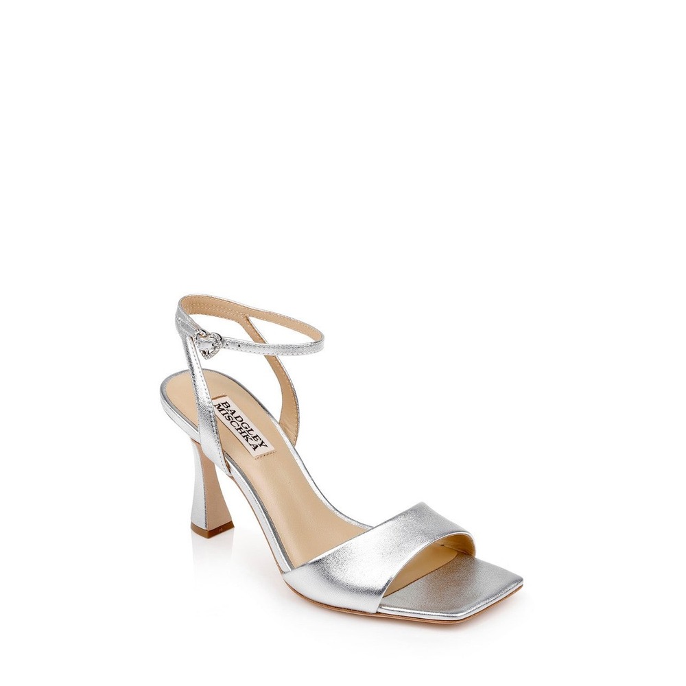 Badgley Mischka Cady Sandals Women 8.5 Silver Holographic Heart‎ Buckle Heel